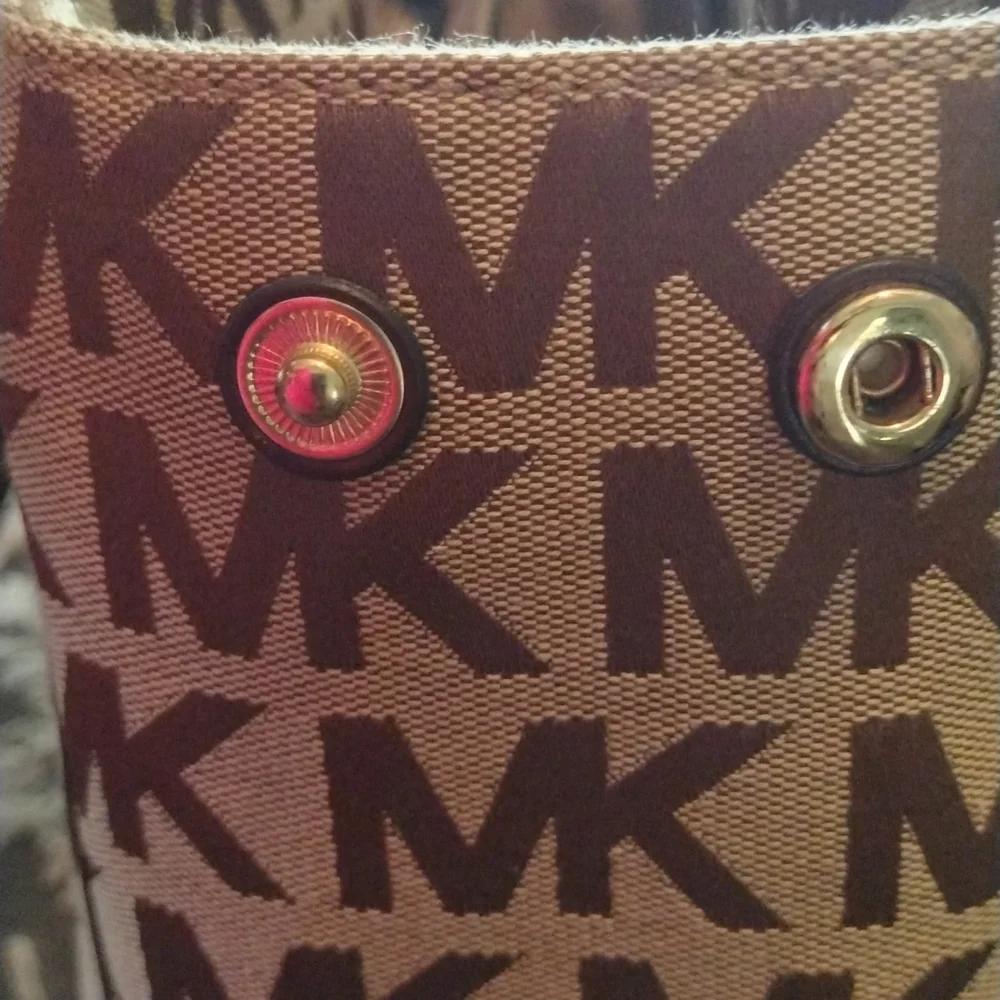 Michael Kors Bag - Picture 3 of 9